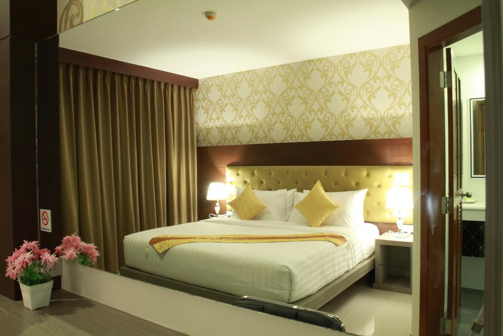 Hemingways Silk Hotel Patong Εξωτερικό φωτογραφία