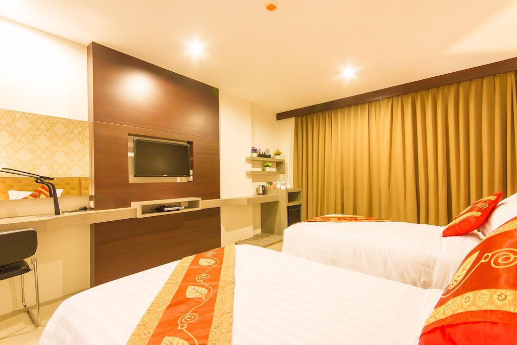 Hemingways Silk Hotel Patong Δωμάτιο φωτογραφία