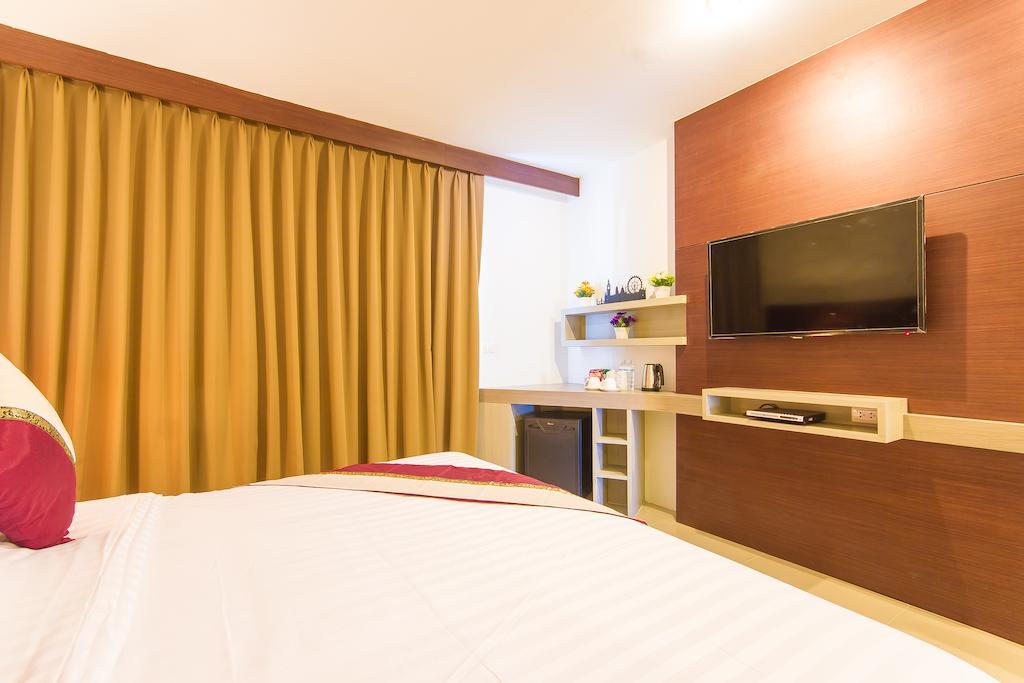 Hemingways Silk Hotel Patong Δωμάτιο φωτογραφία