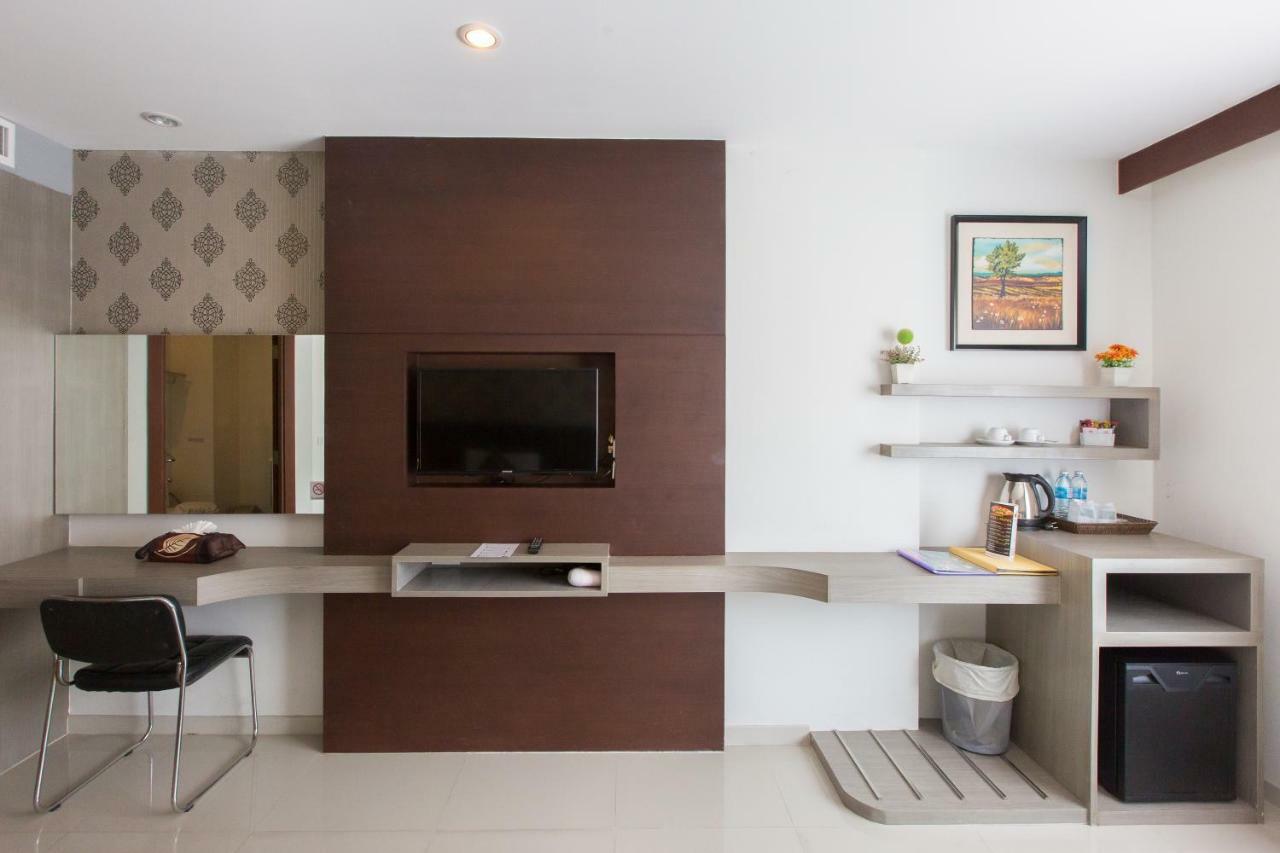 Hemingways Silk Hotel Patong Εξωτερικό φωτογραφία