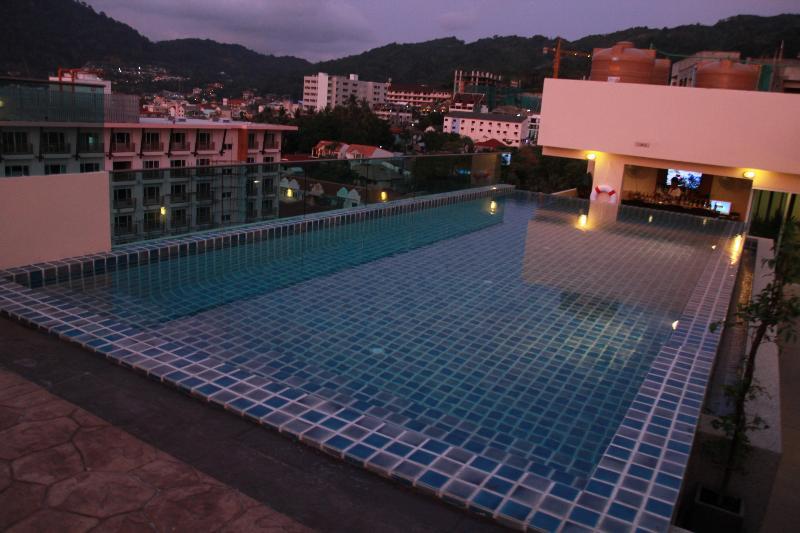 Hemingways Silk Hotel Patong Εξωτερικό φωτογραφία